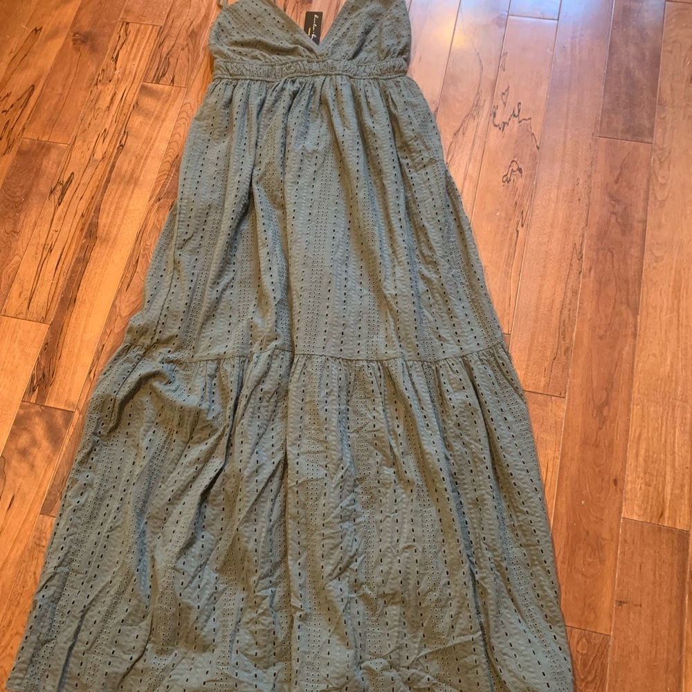 Elegant Green Maxi Dress.  By hunter and brown size medium new - Picture 6 of 7